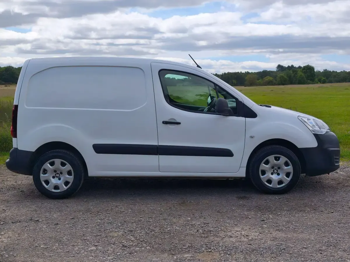 Used Peugeot Partner 2018 White