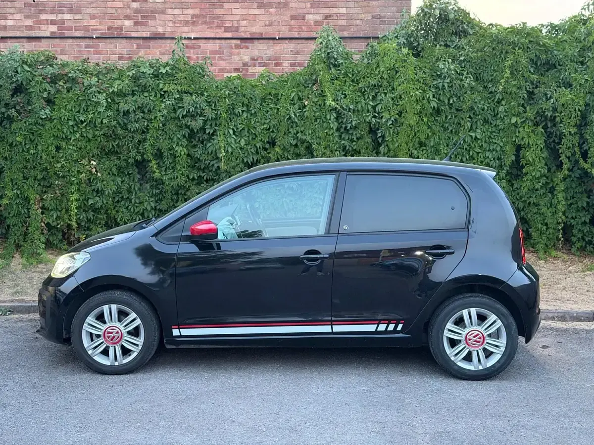 Used VW up! Beats 75 HP (55 kW) 2017 Black Hatchback