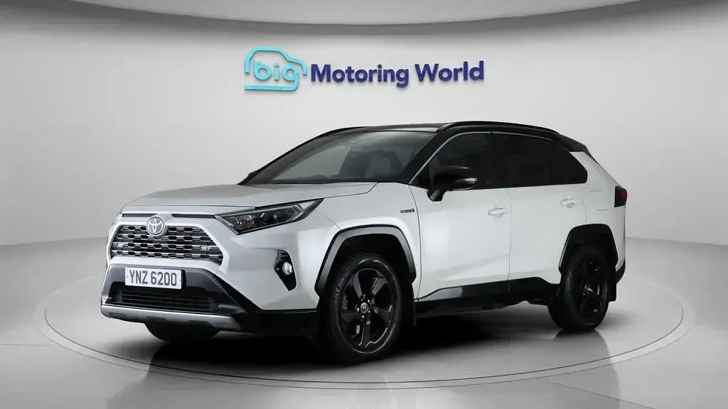 Used Toyota RAV4 Hybrid 222 HP (163 kW) 2019 White SUV