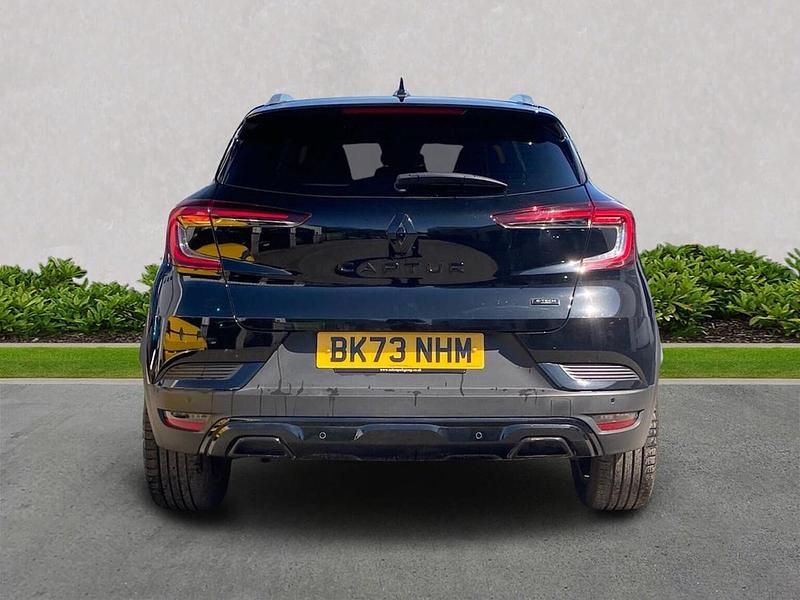 Second-hand Renault Captur Engineered 143 CP (105 kW) 2023 Negru SUV