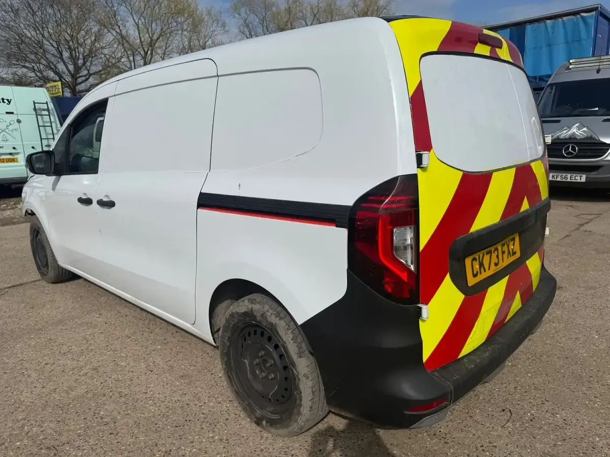 Used Nissan Townstar Acenta 130 HP (95 kW) 2023 White Van