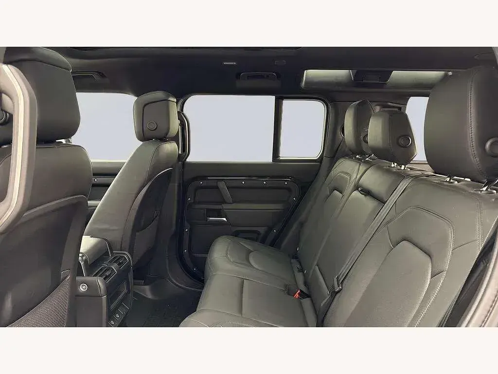 Used Land Rover Defender HSE Dynamic 296 HP (217 kW) 2024 Black SUV