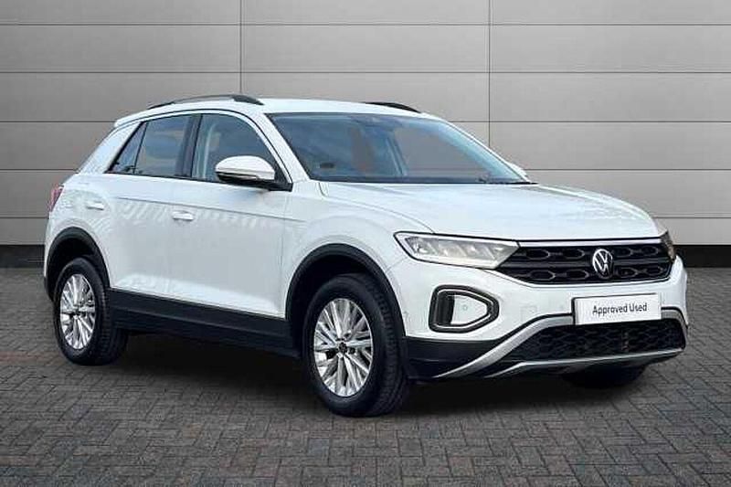 White Used 2023 VW T-Roc Life SUV | £17,950 (Fair price) - Image 1/4