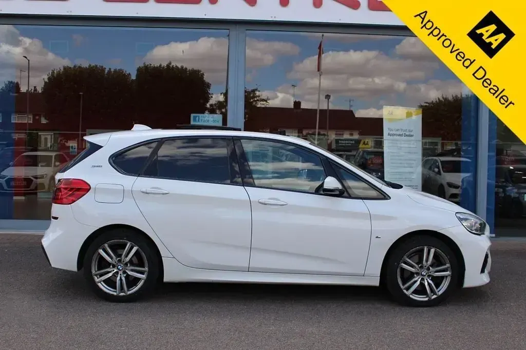 Used BMW 225 Active Tourer M Sport 224 HP (164 kW) 2018 White MPV