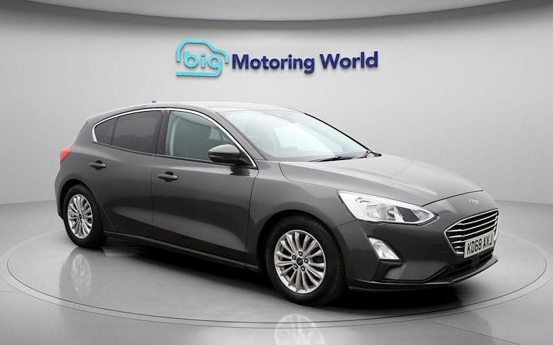 Used Ford Focus Titanium 125 HP (91 kW) 2019 Grey Hatchback