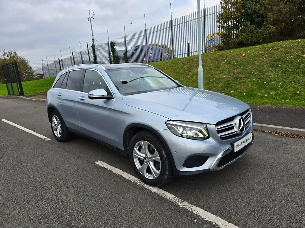 Used Mercedes GLC250 Premium 201 HP (147 kW) 2016 Silver SUV