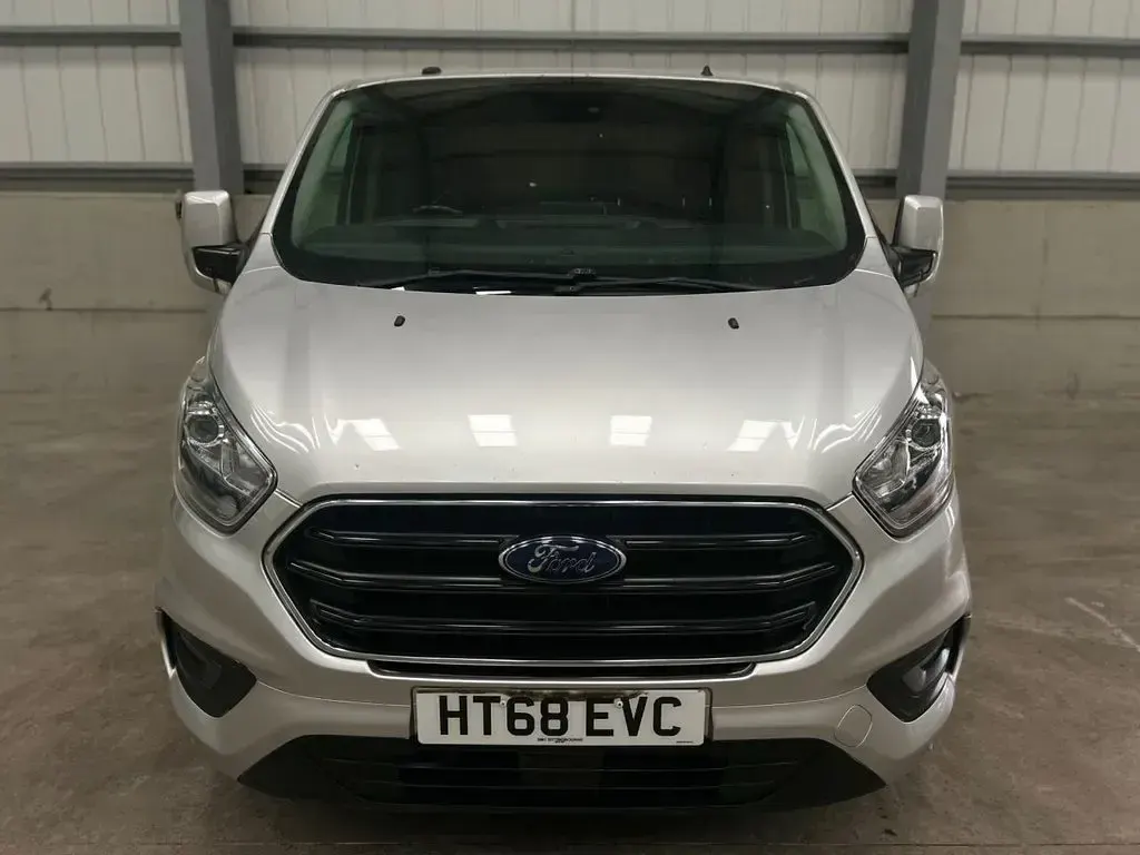 Used Ford Transit Custom Limited 130 HP (95 kW) 2019 Silver Van