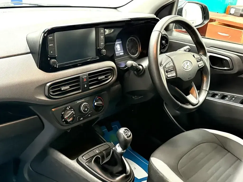 Used Hyundai i10 SE 84 HP (61 kW) 2022 Grey Hatchback