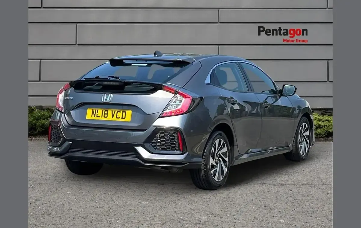 Used Honda Civic SE 127 HP (93 kW) 2018 Grey Hatchback