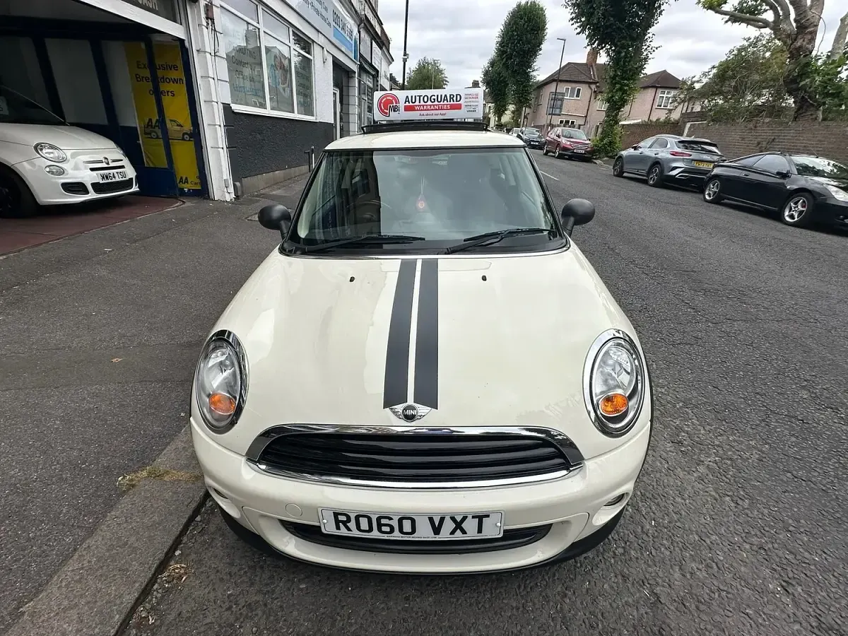 Used Mini ONE Hatch 98 HP (72 kW) 2010 White Hatchback