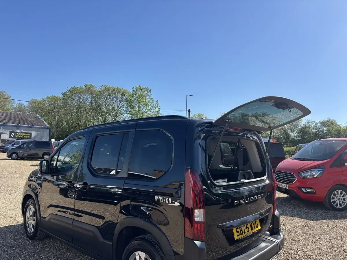 Used Peugeot Rifter Allure 2025 Black MPV