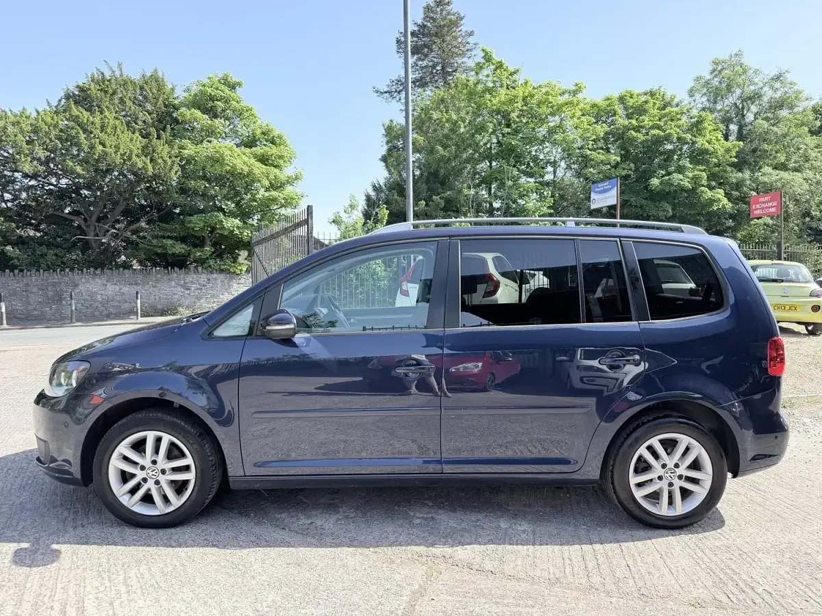 Used VW Touran SE 105 HP (77 kW) 2014 Blue MPV