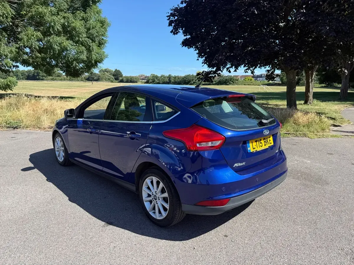 Used Ford Focus Titanium 125 HP (91 kW) 2015 Blue Hatchback