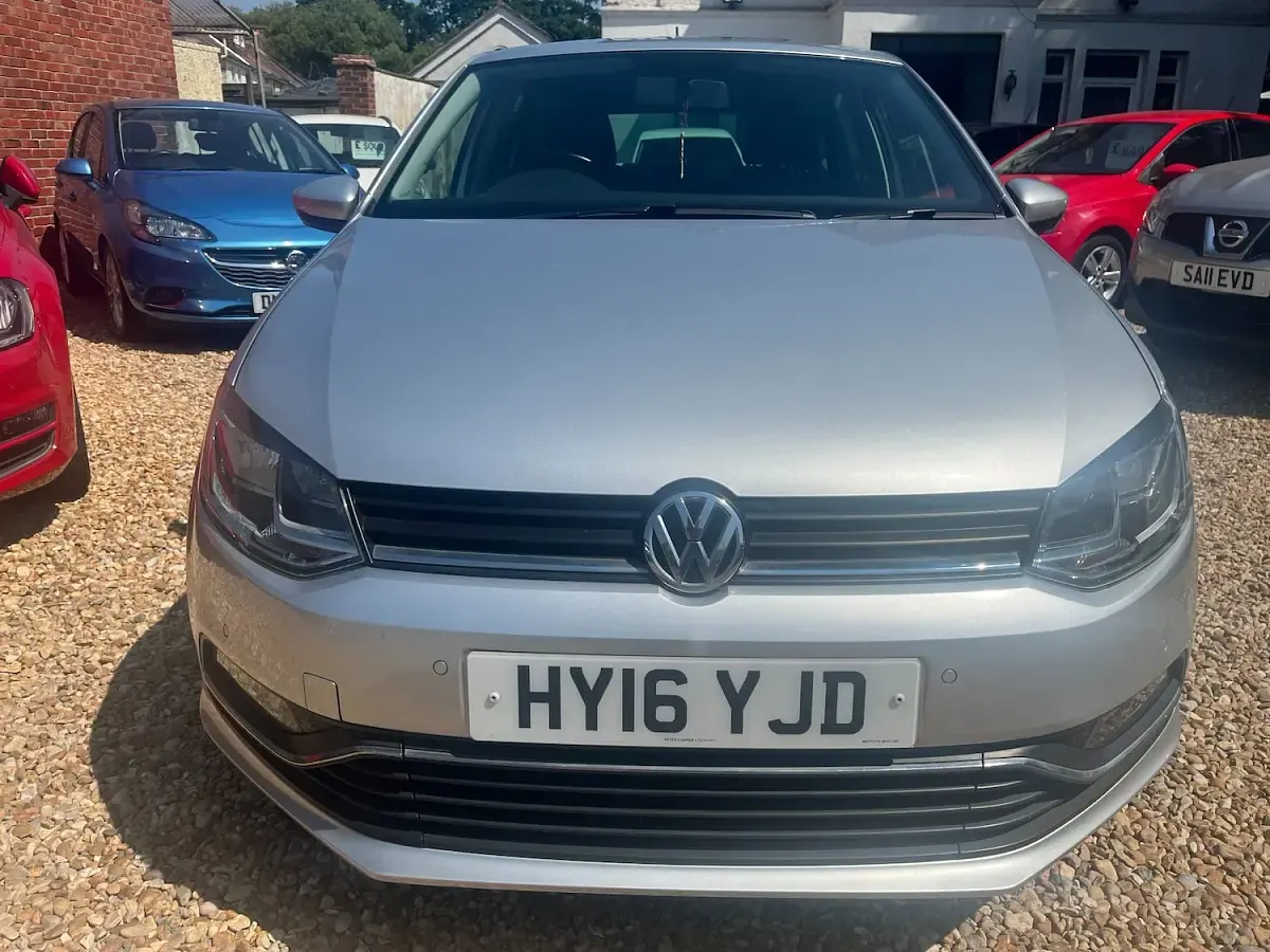 Used VW Polo Match 60 HP (44 kW) 2016 Silver Hatchback