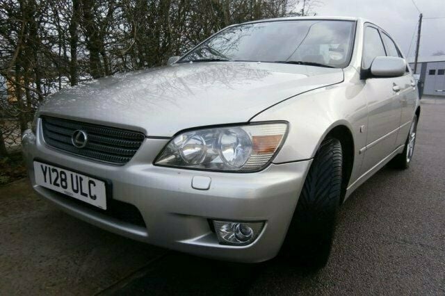 Used Lexus IS200 153 HP (112 kW) 2001 Sedan