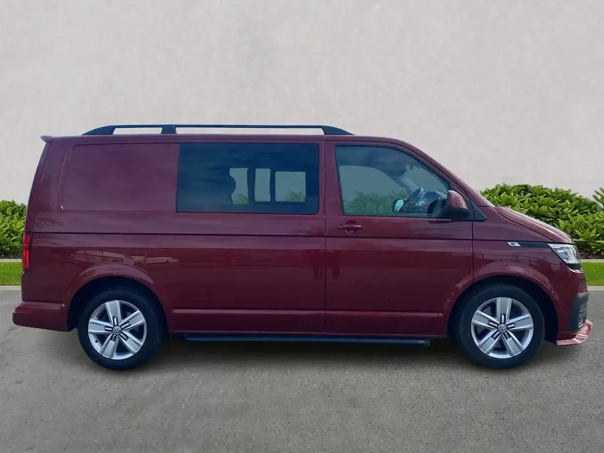 Used VW T6.1 Highline 150 HP (110 kW) 2022 Red Van