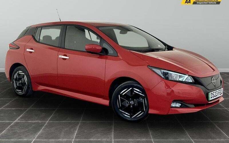 Red Used 2022 Nissan Leaf Acenta Hatchback | £8,995 (Super price) - Image 1/2