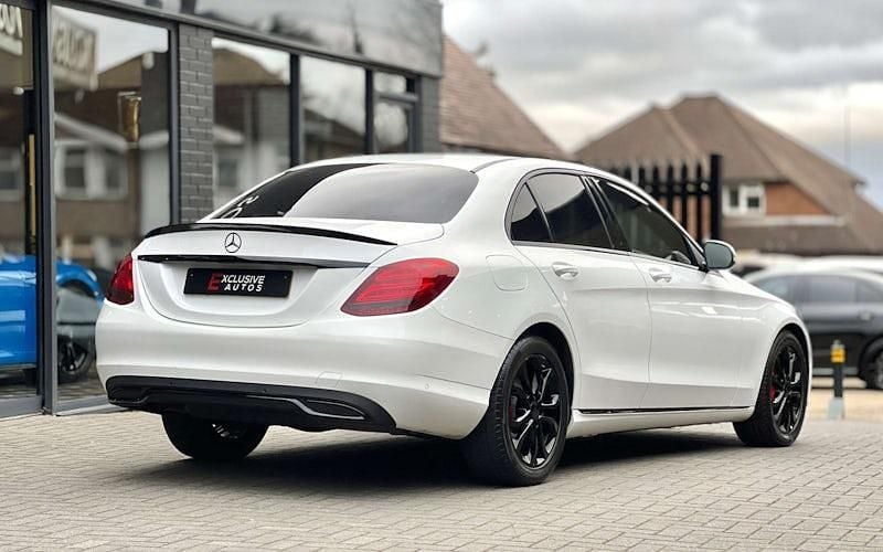 Used Mercedes C250 204 HP (150 kW) 2016 White Sedan