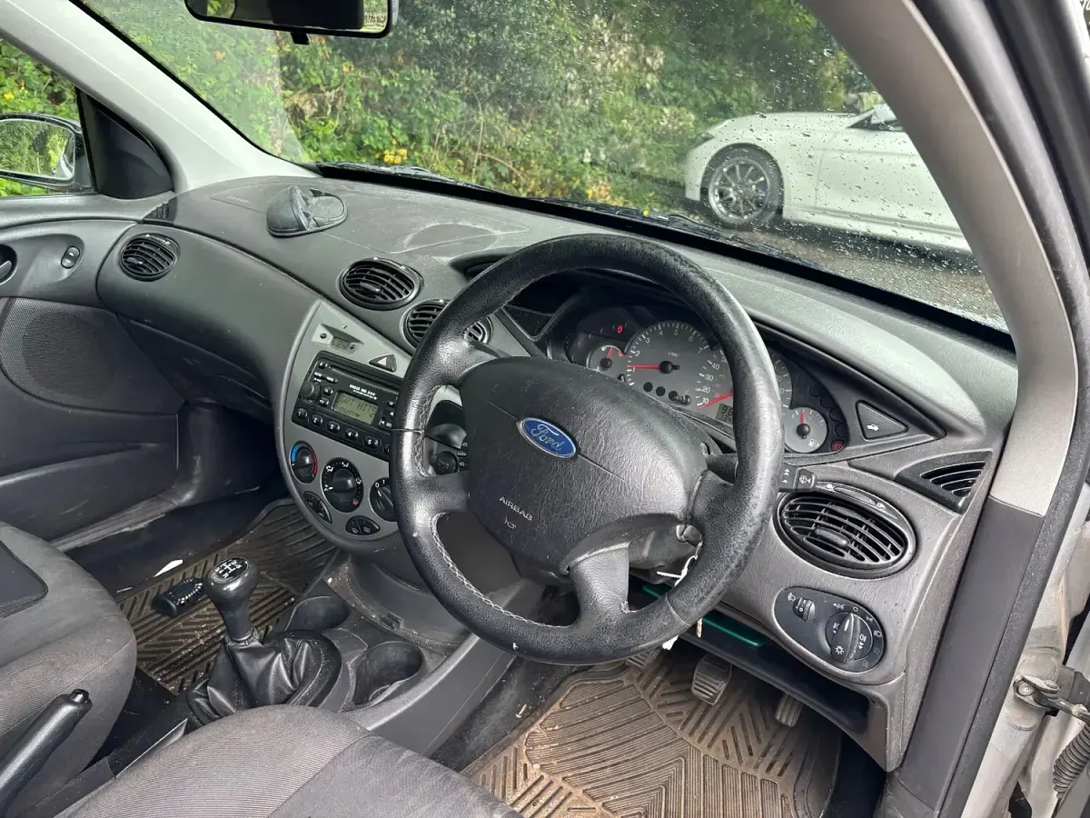 Used Ford Focus Zetec 2004 Silver Hatchback