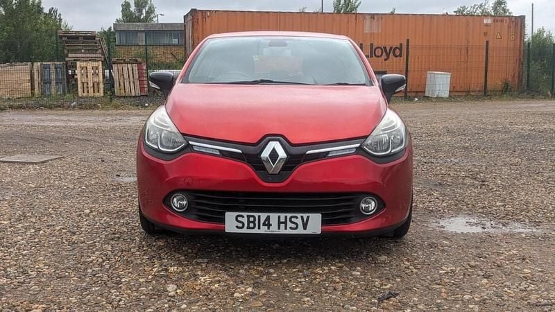 Red Used 2014 Renault Clio IV Dynamique Hatchback | £2,500 (Good price) - Image 1/4