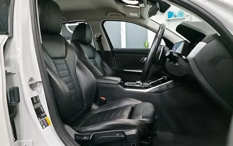 Used BMW 330e Sport Line 292 HP (214 kW) 2019 White Sedan
