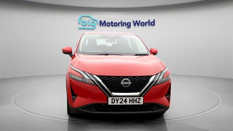 Used Nissan Qashqai Acenta Premium 140 HP (102 kW) 2023 Red SUV