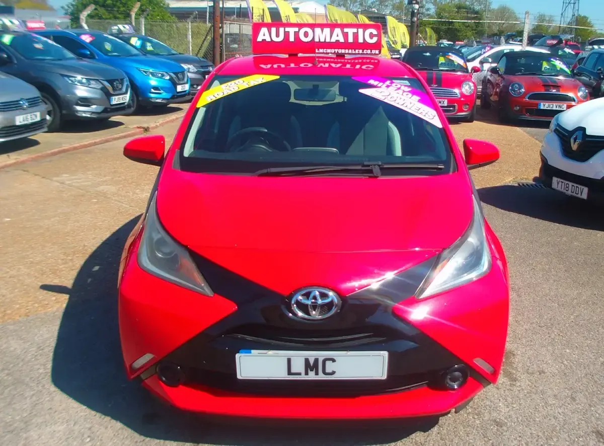 Used Toyota Aygo X-play 68 HP (50 kW) 2014 Red Hatchback