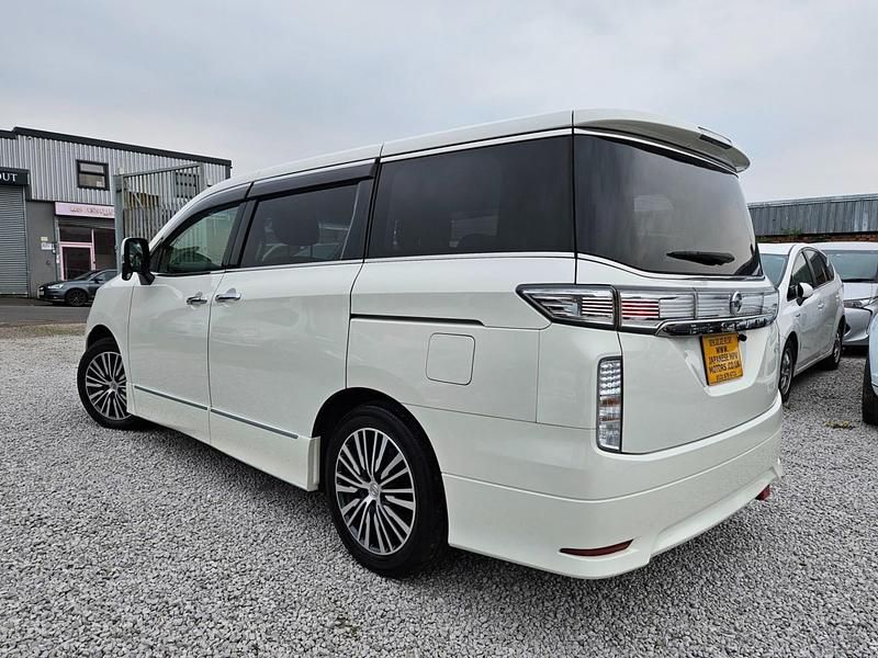 Used Nissan Elgrand 2016 White MPV
