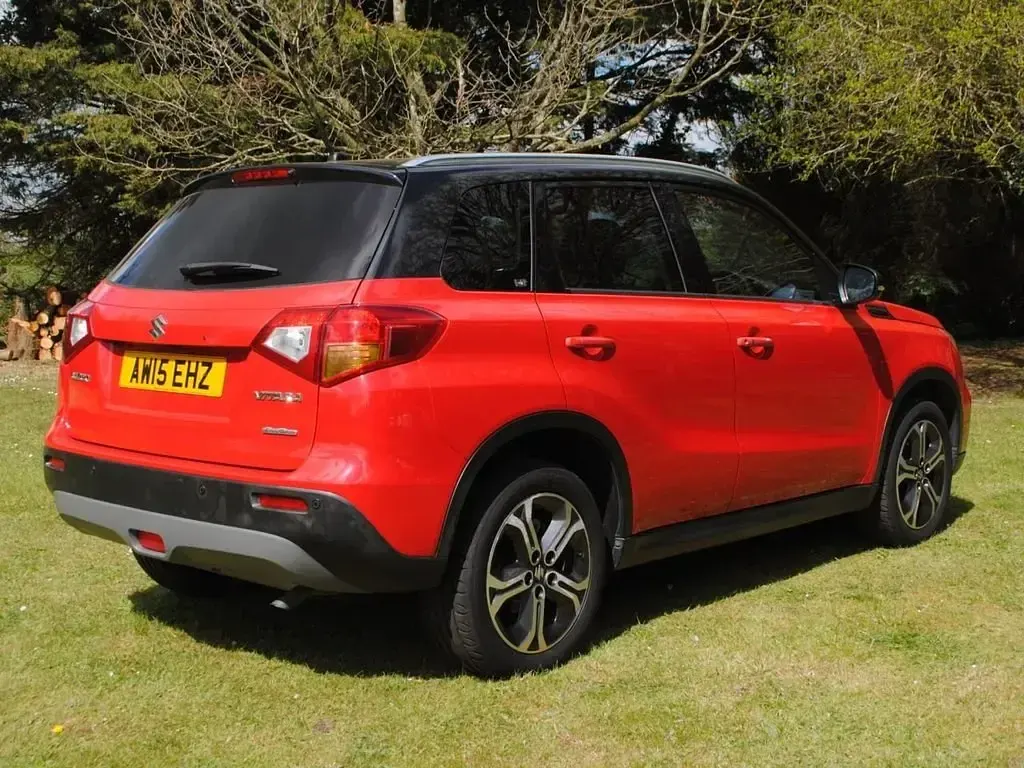 Usado Suzuki Vitara SZ5 120 CV (88 kW) 2015 Rojo SUV
