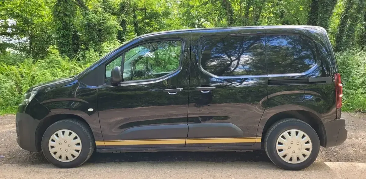 Used Citroën Berlingo Start 75 HP (55 kW) 2021 Black MPV