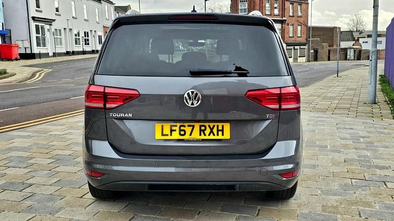 Used VW Touran Family 115 HP (84 kW) 2017 Grey MPV