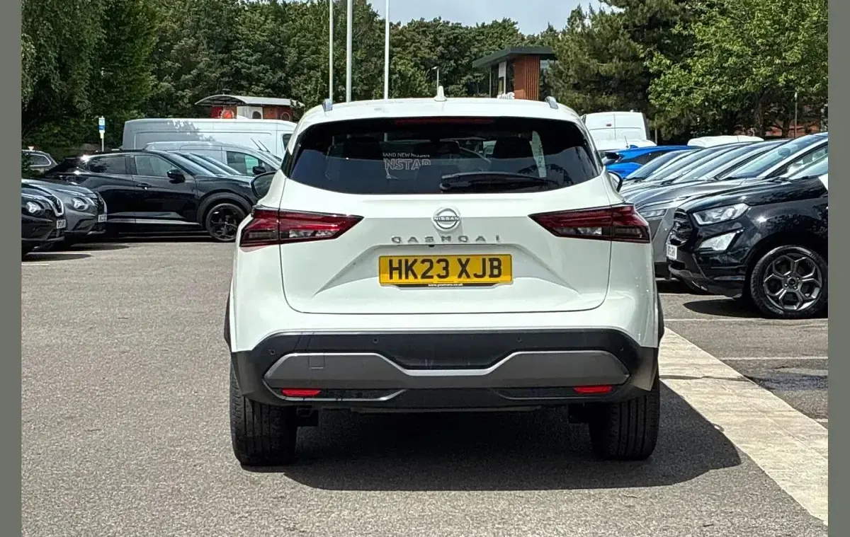 Used Nissan Qashqai Tekna 155 HP (114 kW) 2023 White SUV