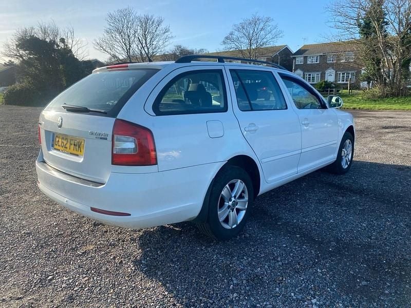 Used Skoda Octavia 2012 White Estate