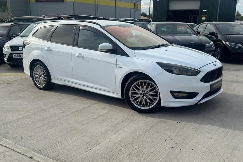 White Used 2017 Ford Focus ST-Line Estate | £6,950 (Good price) - Image 1/1