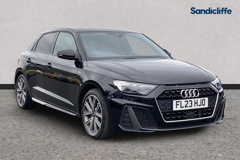 Begagnad Audi A1 S-Line 110 HK (80 kW) 2023 Svart SUV