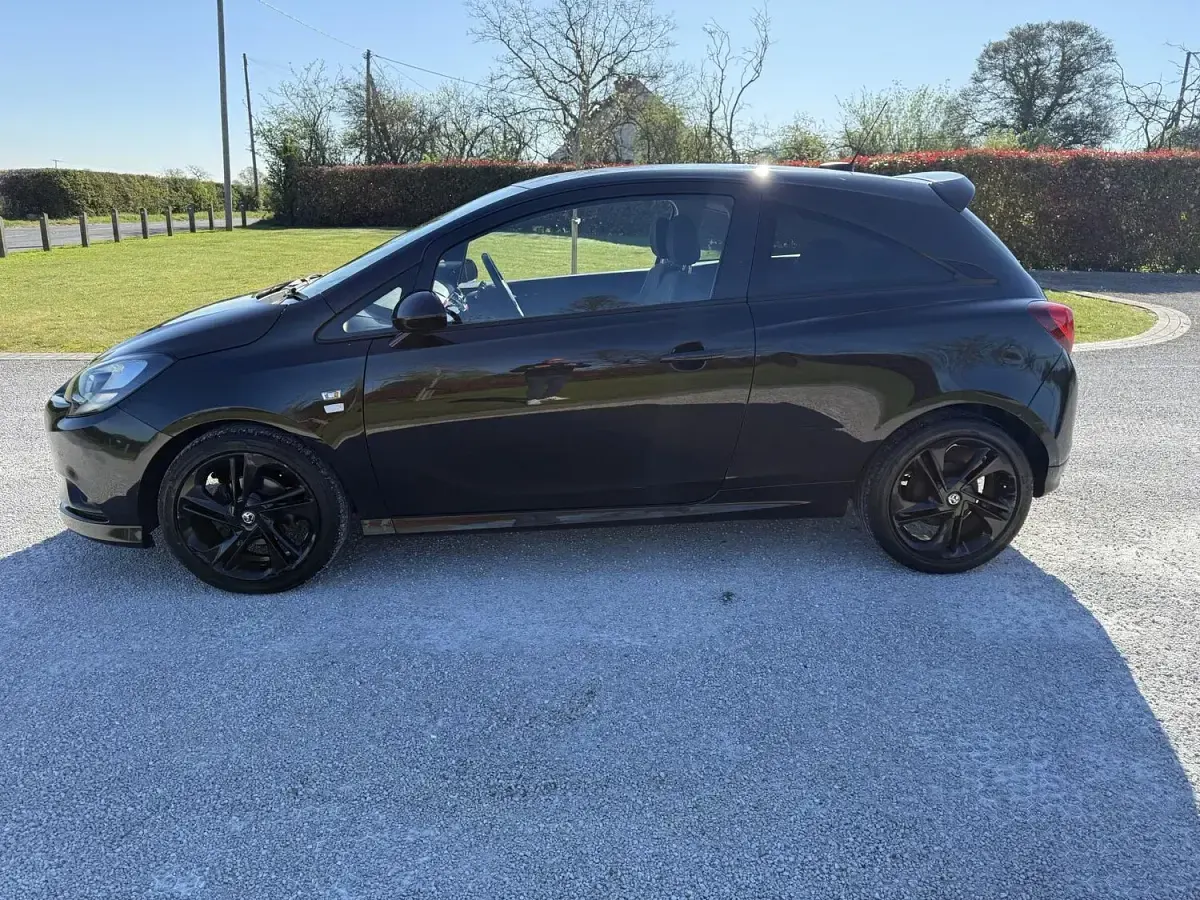 Used Vauxhall Corsa Edition 75 HP (55 kW) 2016 Black Hatchback