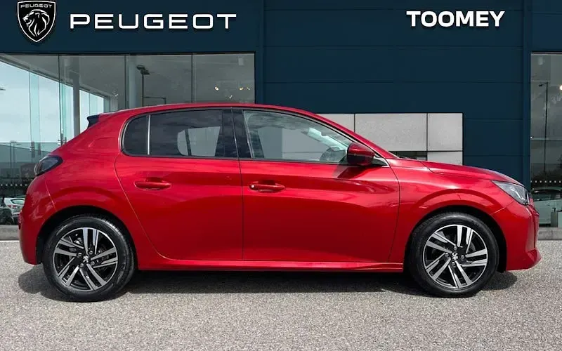 Second-hand Peugeot 208 Allure 102 CP (75 kW) 2021 Roșu Hatchback
