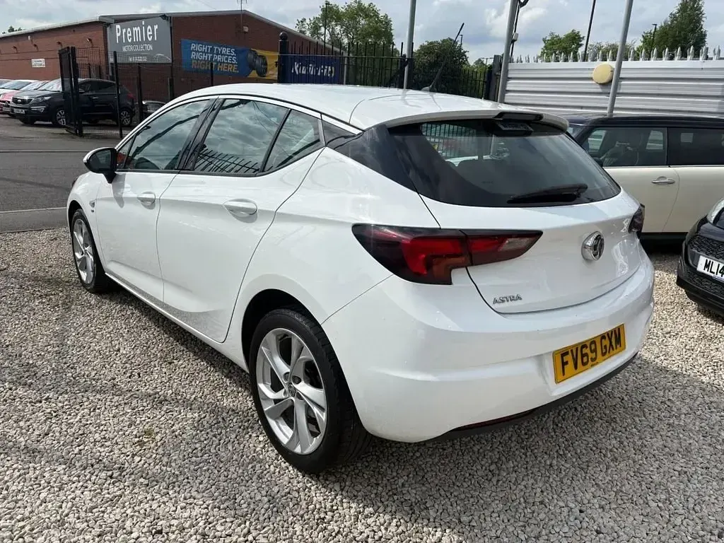 Second-hand Vauxhall Astra SRi 136 CP (100 kW) 2019 Alb Hatchback