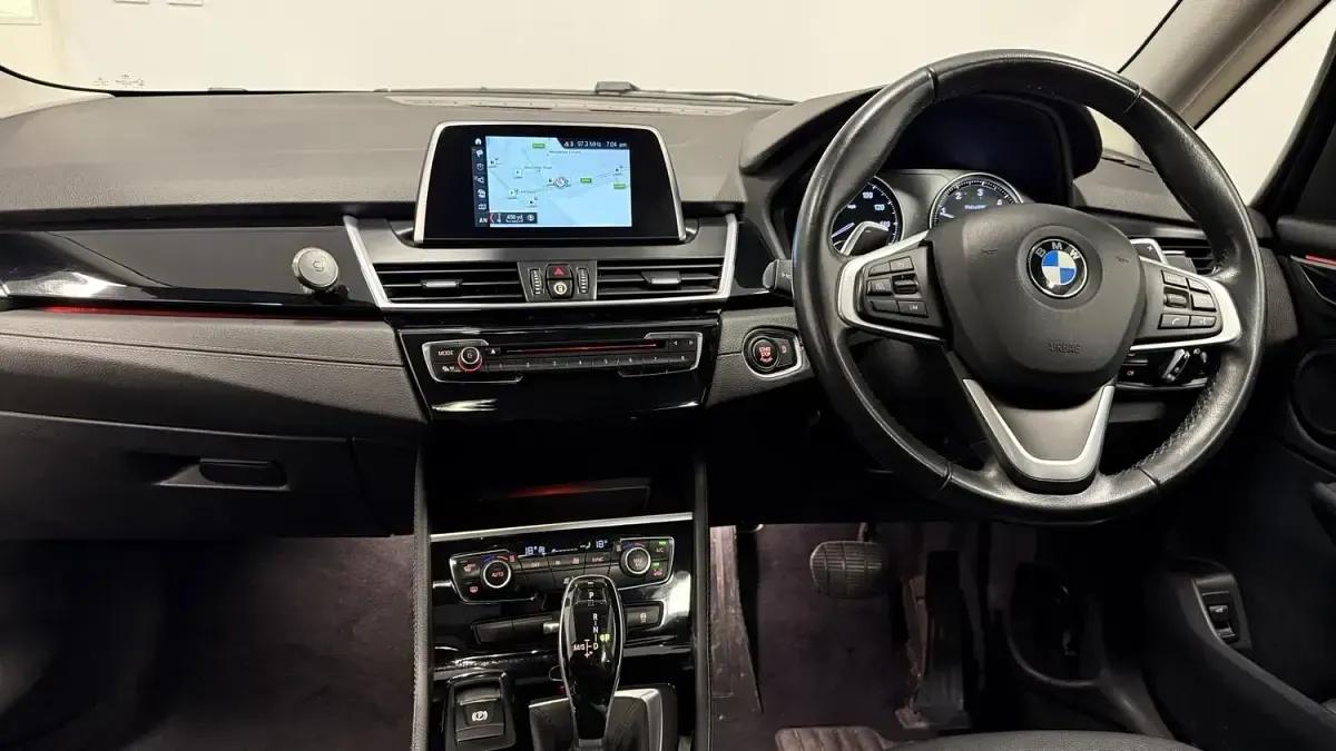 Used BMW 220 Sport Line 190 HP (139 kW) 2018 Blue Estate