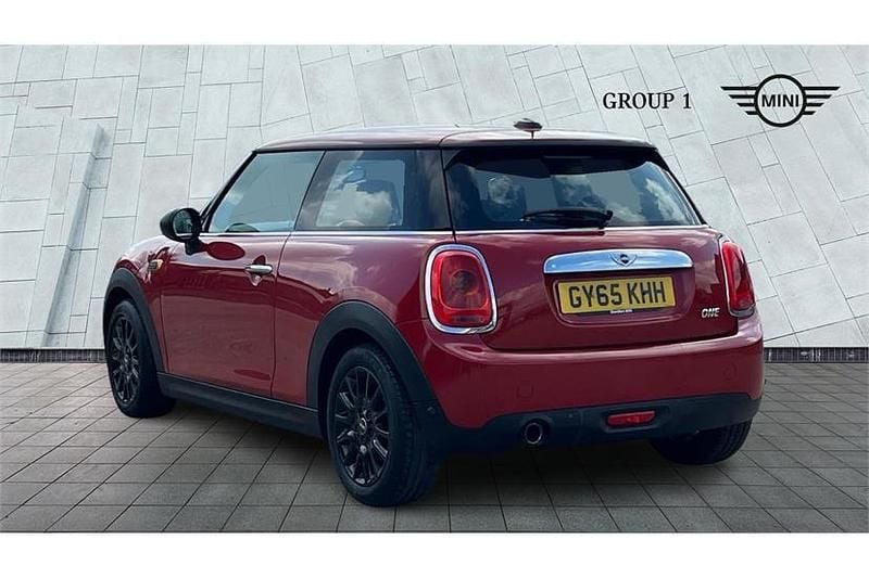 Used Mini ONE 102 HP (75 kW) 2015 Blazing red Hatchback