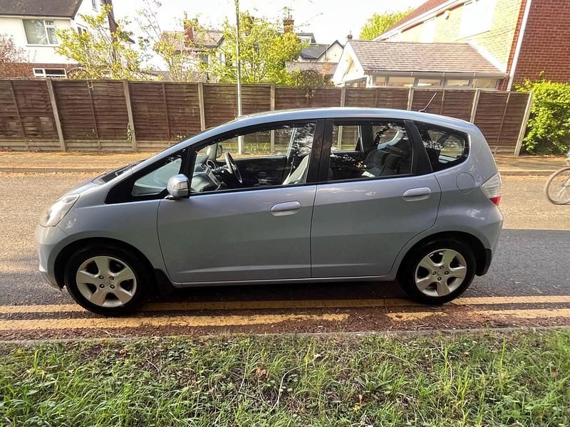 Begagnad Honda Jazz ES 100 HK (73 kW) 2009 Blå Halvkombi
