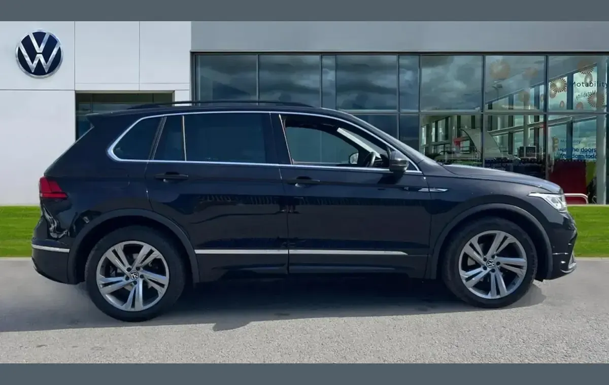 Used VW Tiguan R-line Edition 147 HP (108 kW) 2023 Black SUV