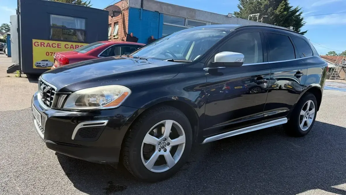 Used Volvo XC60 R-Design 163 HP (119 kW) 2011 Black SUV