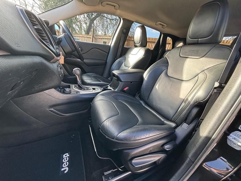 Used Jeep Cherokee Night Eagle 200 HP (147 kW) 2017 Black SUV