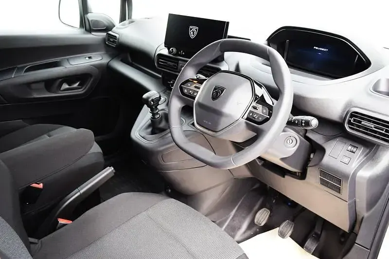 New Peugeot Partner S 131 HP (96 kW) 2026 White MPV
