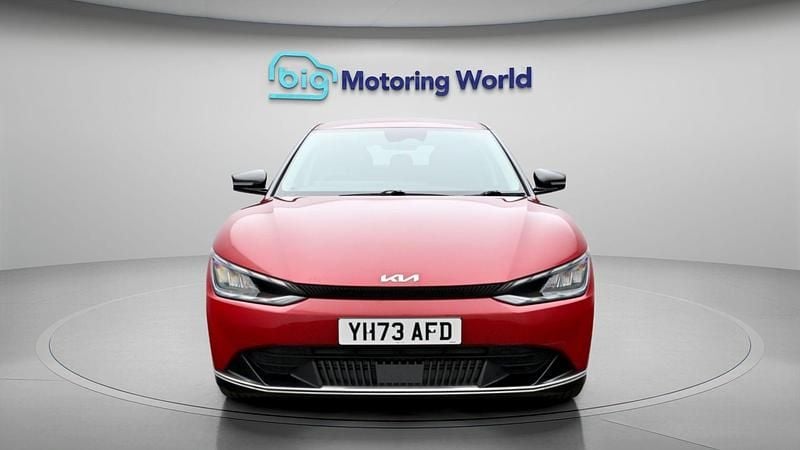 Used Kia EV6 Air 167 kW (228 HP) 2023 Red SUV