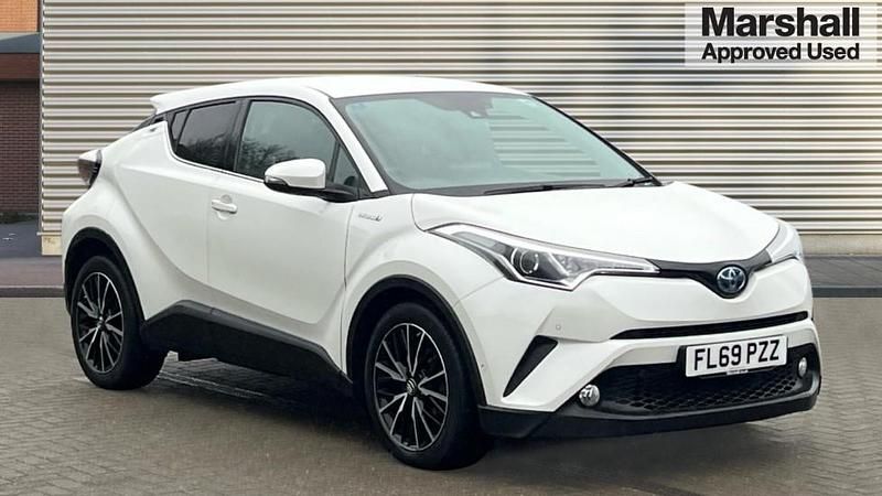 Used Toyota C-HR 122 HP (89 kW) 2019 White SUV