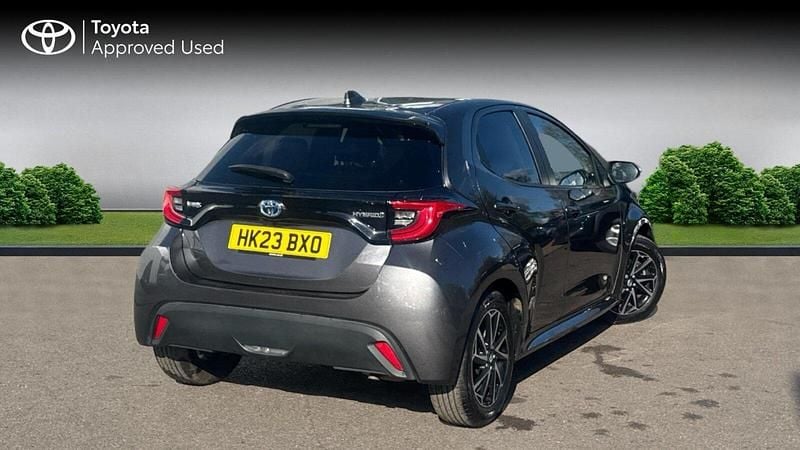 Used Toyota Yaris Hybrid Design 116 HP (85 kW) 2023 Decuma grey