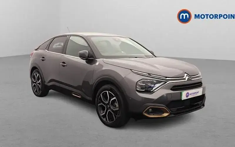 Begagnad Citroën e-C4 100 kW (136 HK) 2023 Halvkombi
