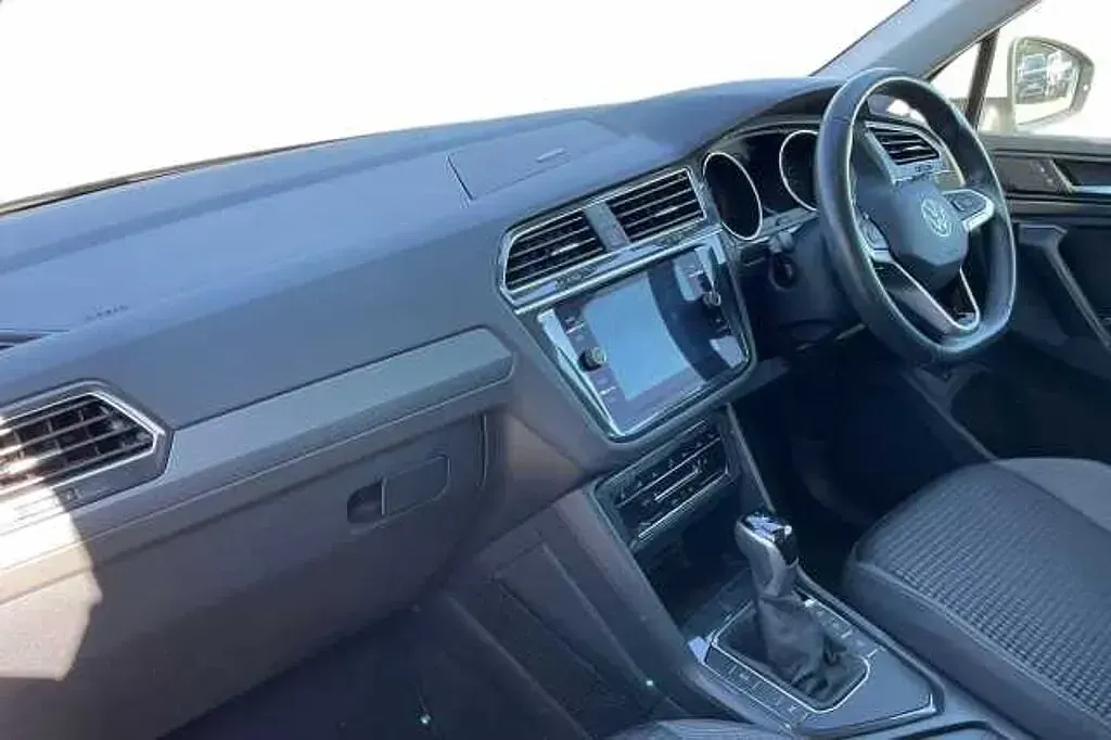 Used VW Tiguan Active 150 HP (110 kW) 2022 White SUV